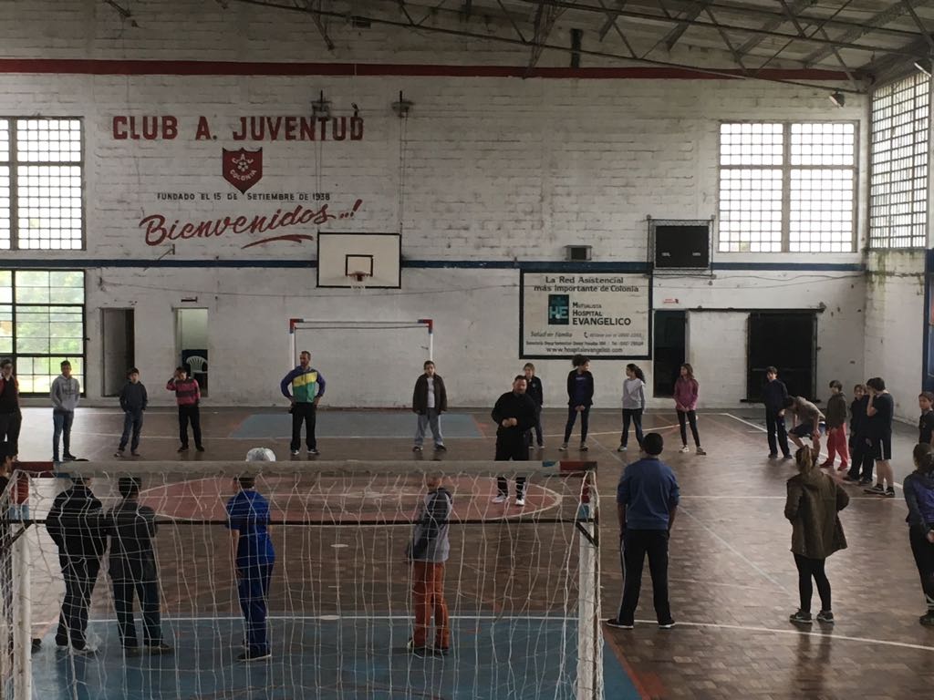 Encuentro interliceal de rugby en Colonia.