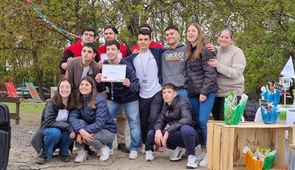 Stand de estudiantes de 4to año obtuvo el 1er Premio en Expoferia de Empresas Juveniles